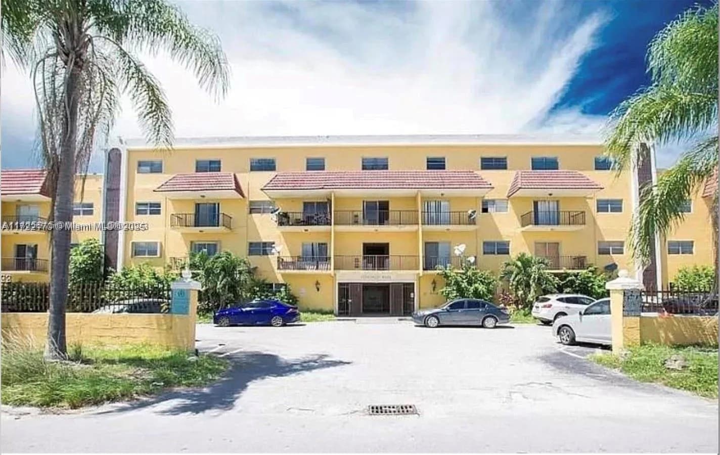 5100 SW 41st St # 328, Pembroke Park, FL 33023