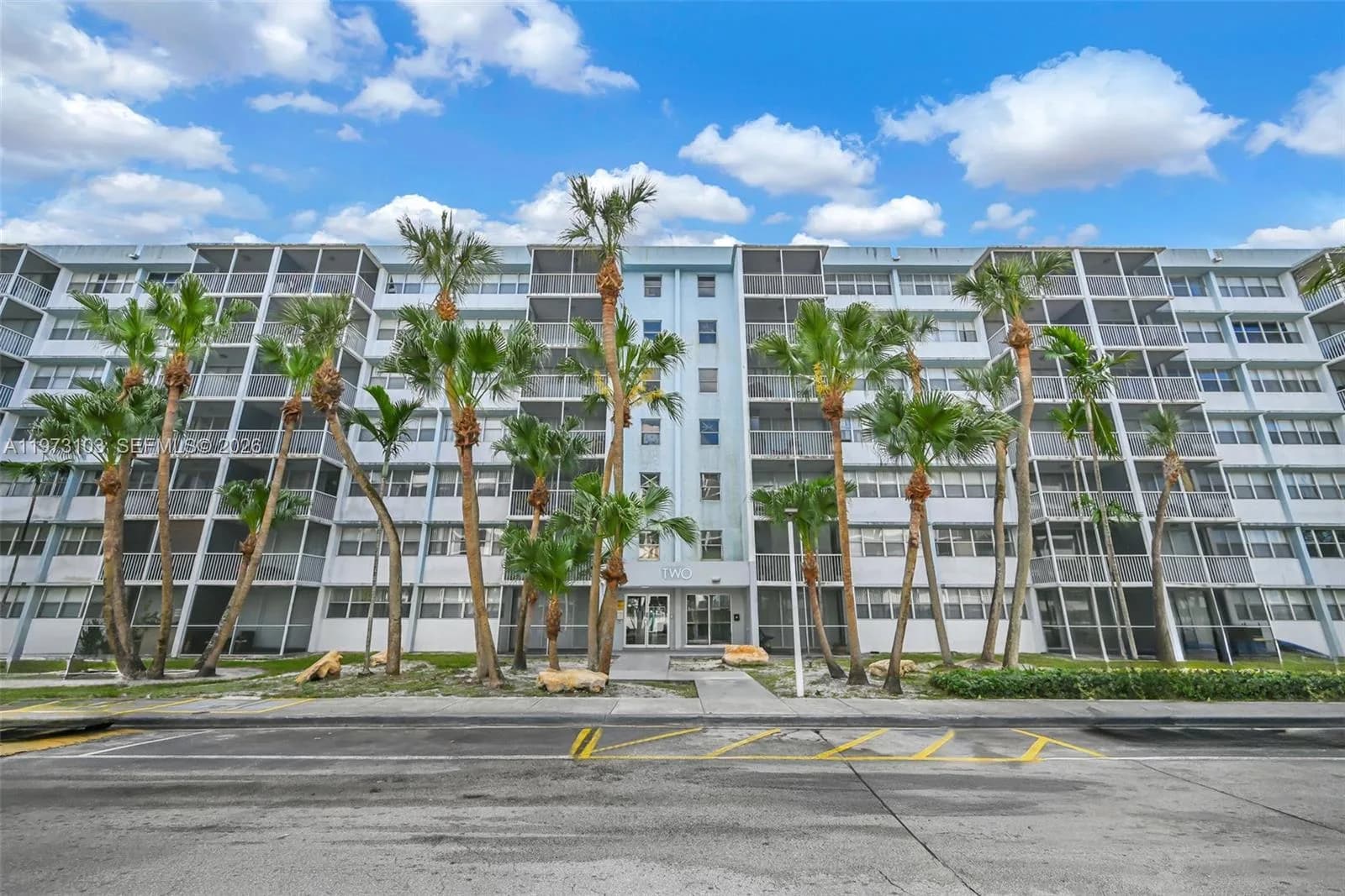 700 NW 214th St # 321, Miami Gardens, FL 33169