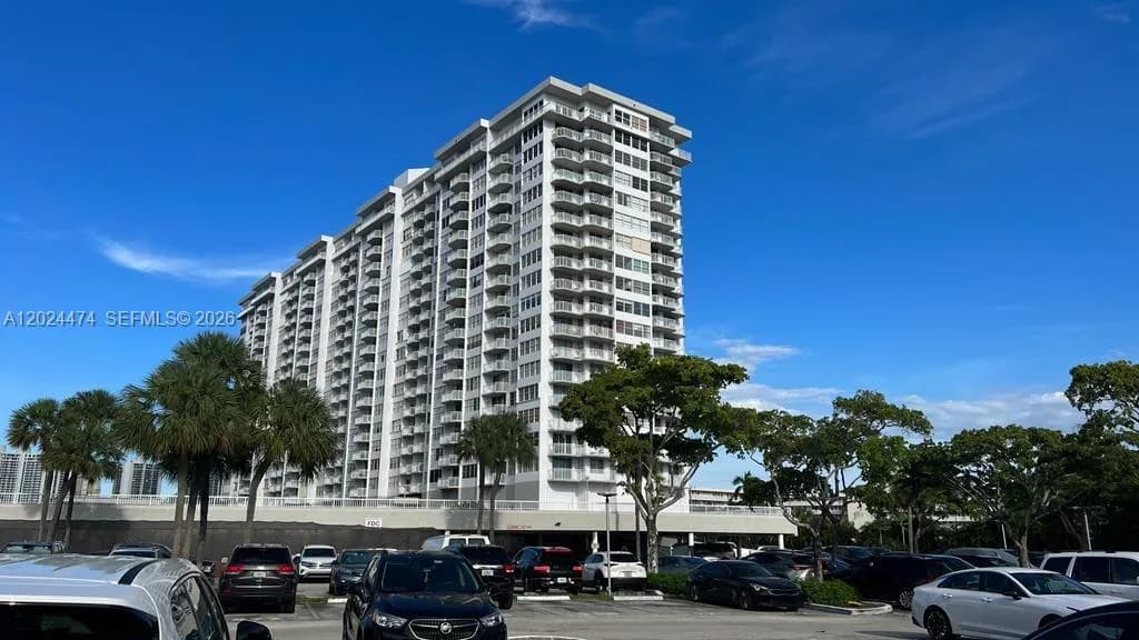 18061 Biscayne Blvd # 1404, Aventura, FL 33160