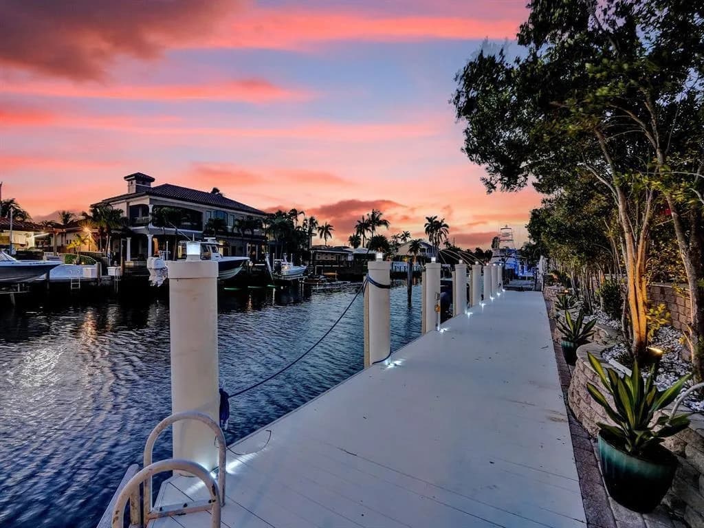 3811 NE 26th Avenue, Lighthouse Point, FL 33064