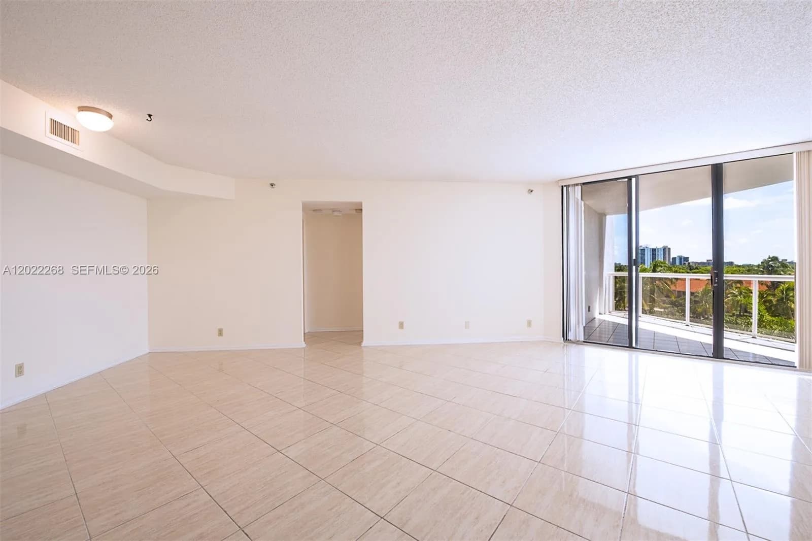 3610 Yacht Club Dr # 511, Aventura, FL 33180