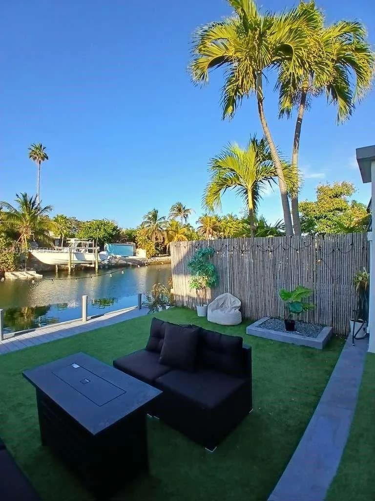1937 NE 123rd St, North Miami, FL 33181