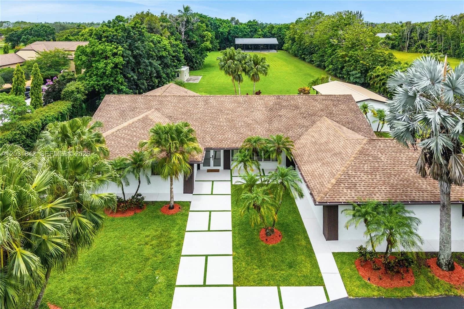 13900 Mustang Trl, Southwest Ranches, FL 33330