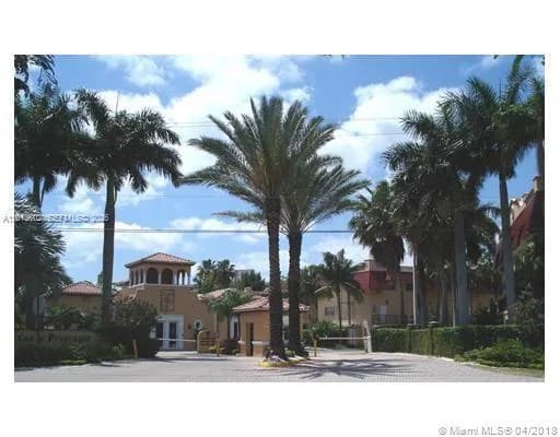 6713 N Kendall Dr # 611, Pinecrest, FL 33156