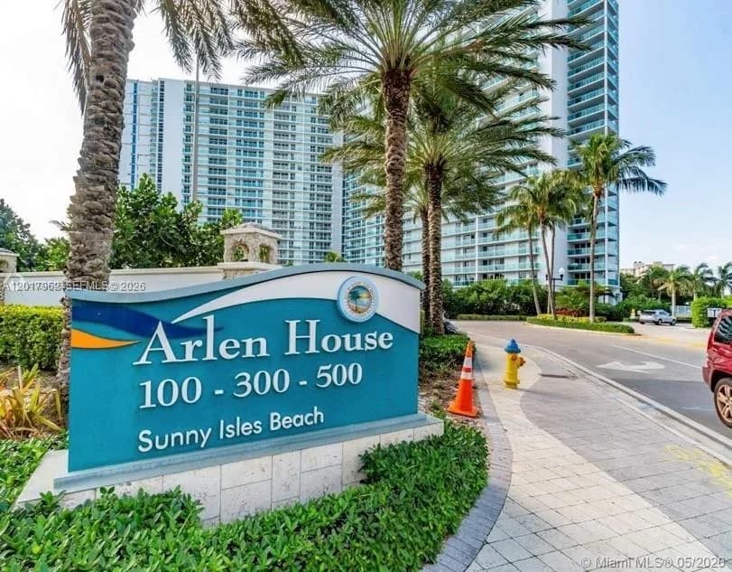 100 Bayview Dr # 309, Sunny Isles Beach, FL 33160