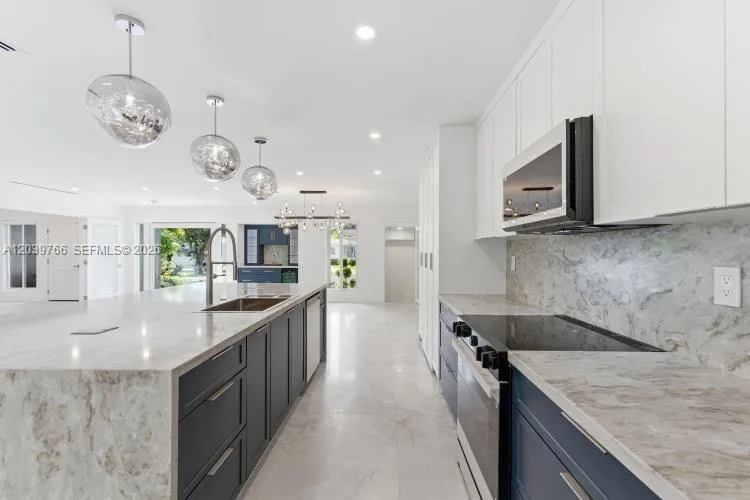 291 E Shore Dr E, Miami, FL 33133