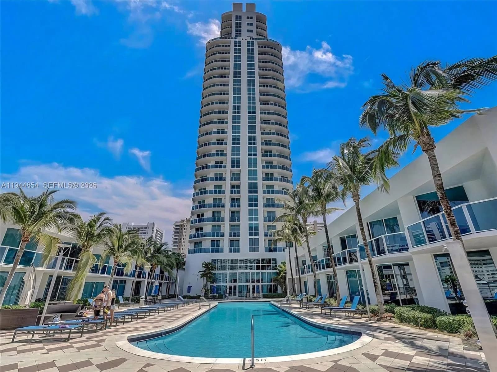 1945 S Ocean Dr # 1405, Hallandale Beach, FL 33009