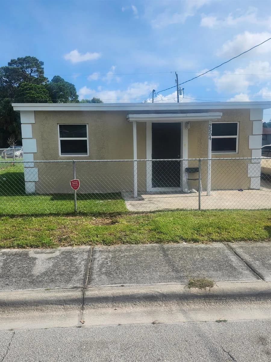 2504 Wilkins Avenue, Fort Pierce, FL 34947