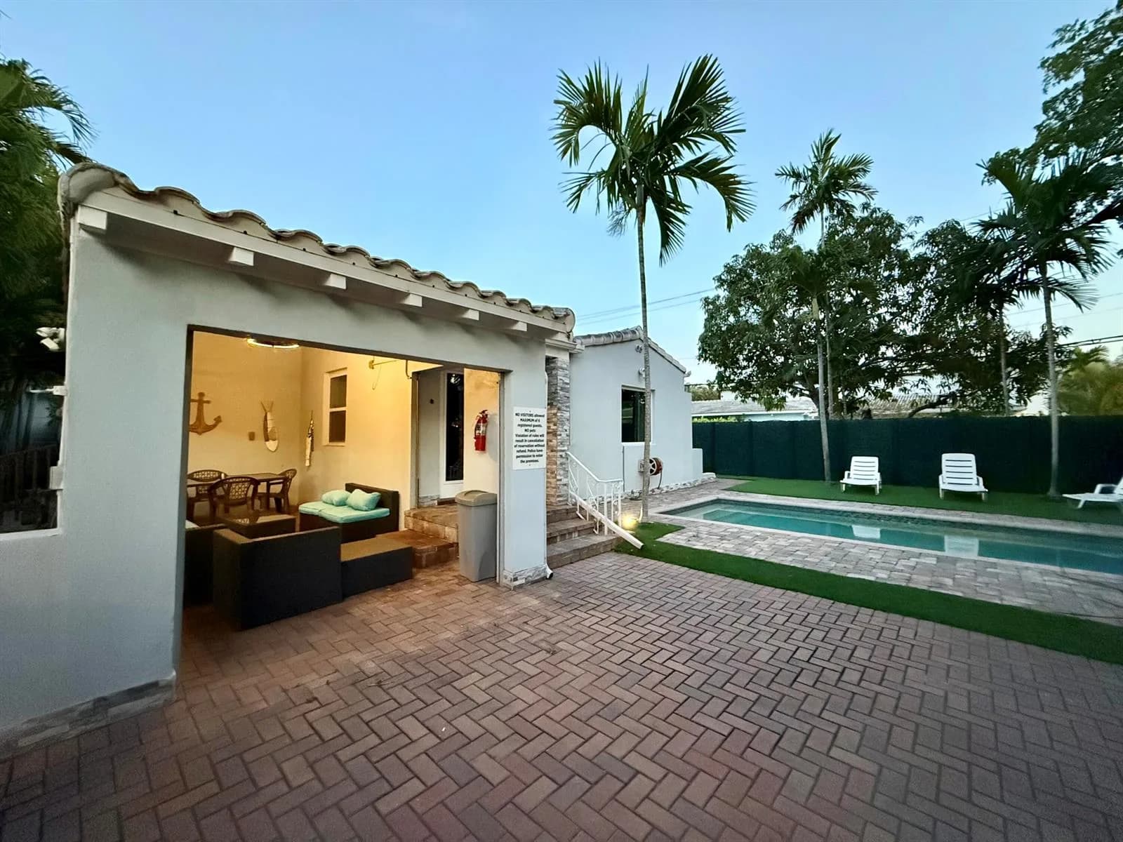 700 NE 17th Way, Fort Lauderdale, FL 33304