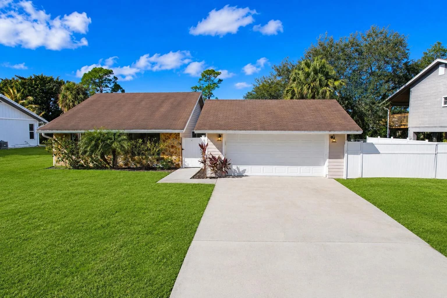 8074 SE River Lane, Stuart, FL 34997
