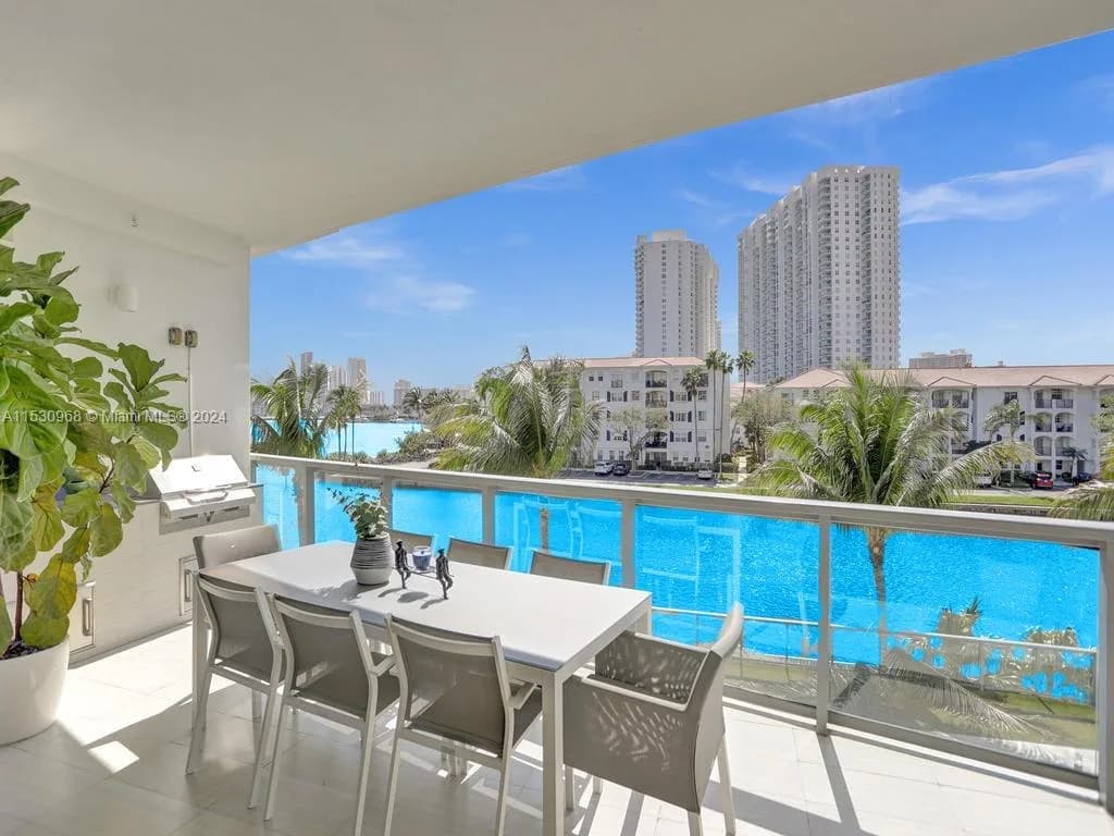 3250 NE 188th St # 207, Aventura, FL 33180