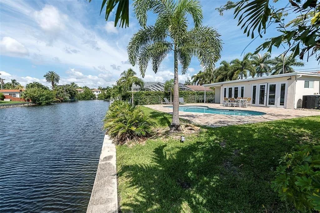 1162 Hayes Street, Hollywood, FL 33019