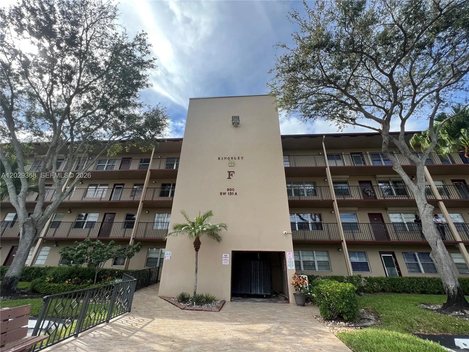 800 SW 131st Ave # 206F, Pembroke Pines, FL 33027
