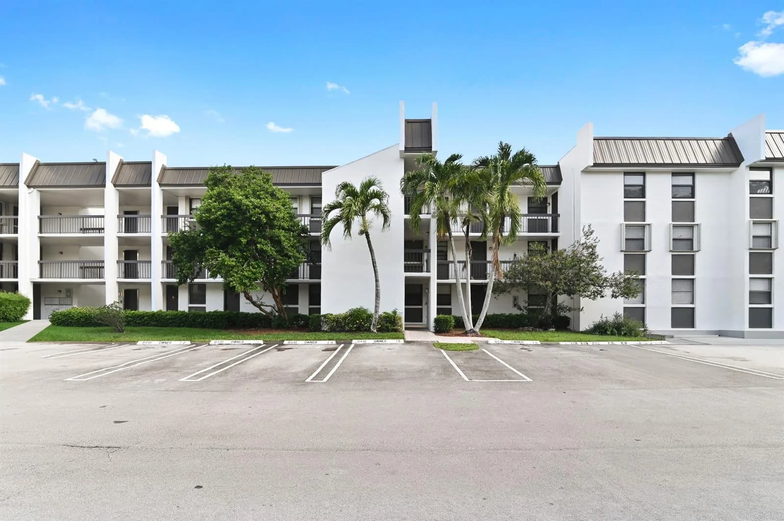 8441 Forest Hills Drive # 306, Coral Springs, FL 33065