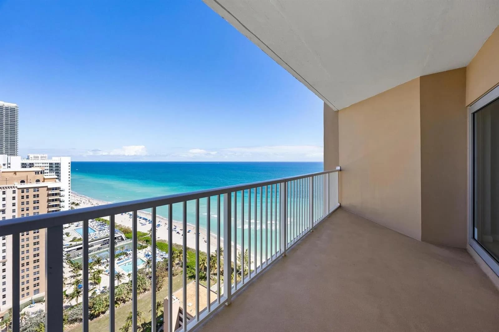 1950 S Ocean Drive # PHB, Hallandale Beach, FL 33009