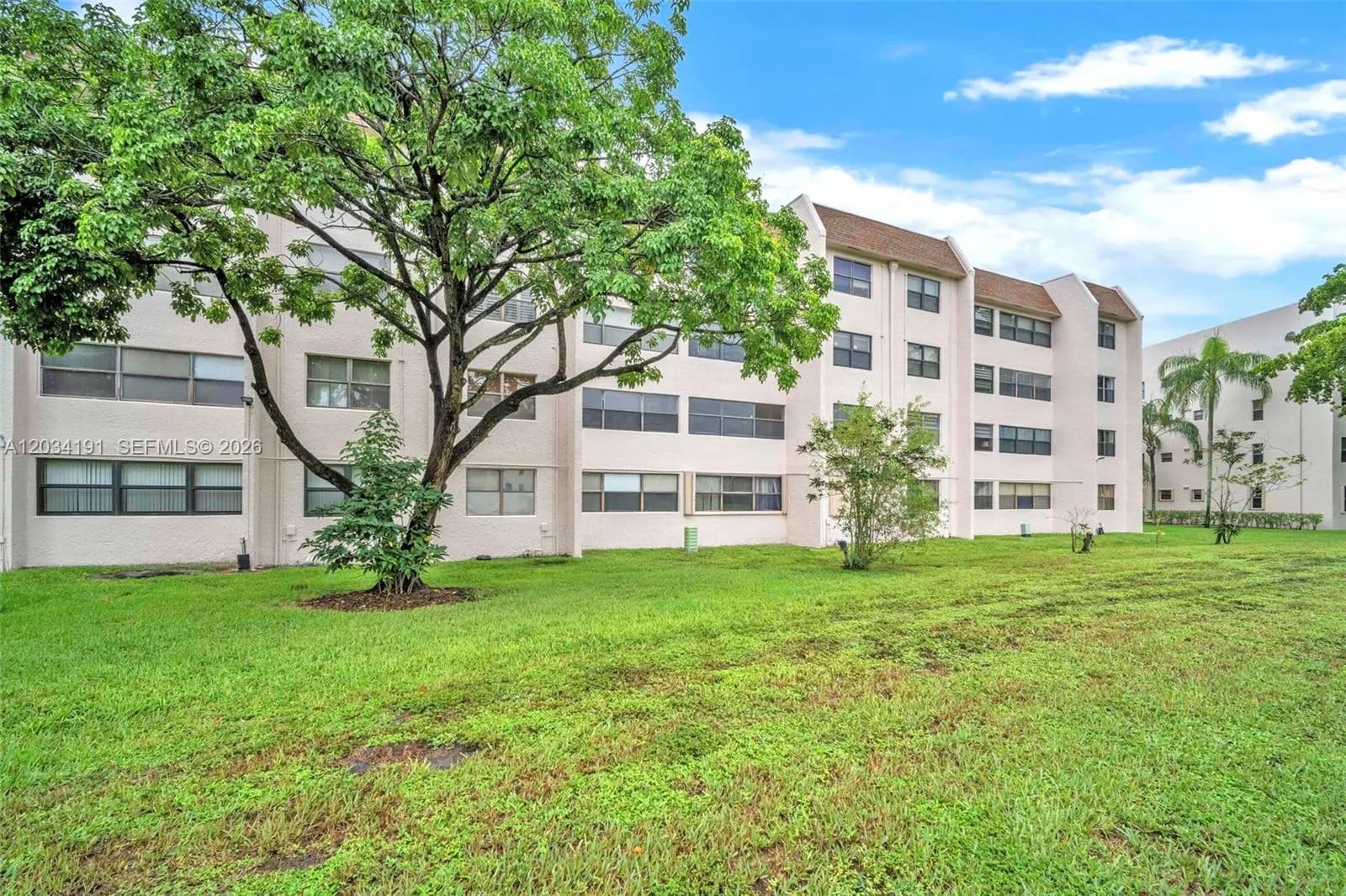 10400 NW 30th Ct # 305, Sunrise, FL 33322