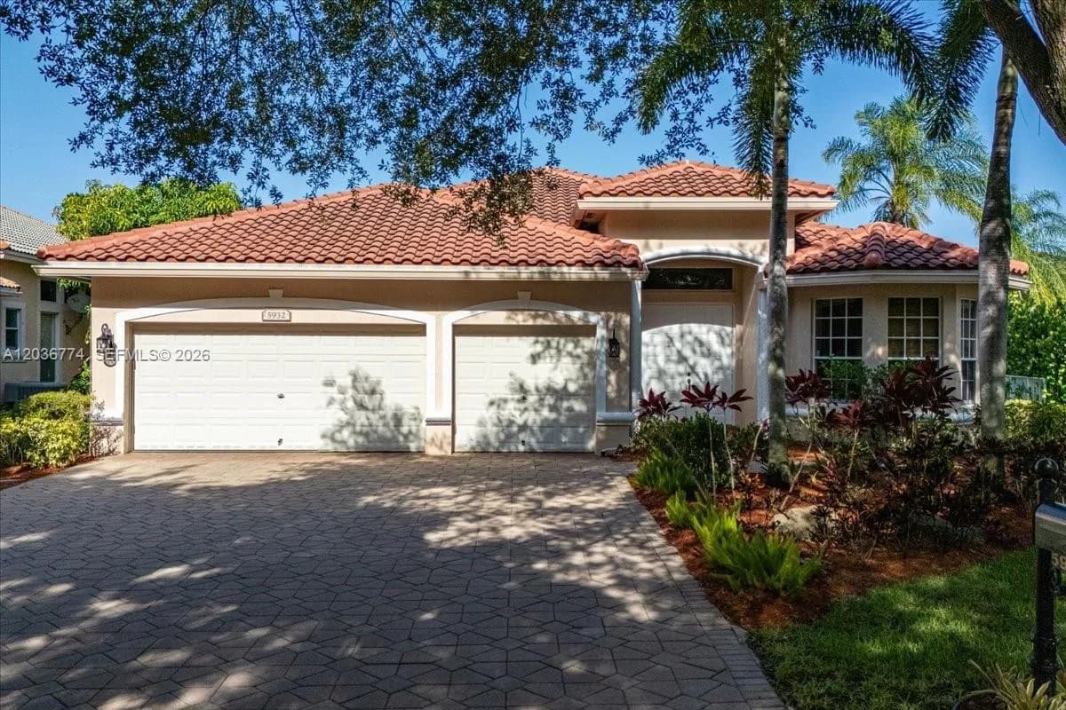 5932 NW 56th Cir, Coral Springs, FL 33067