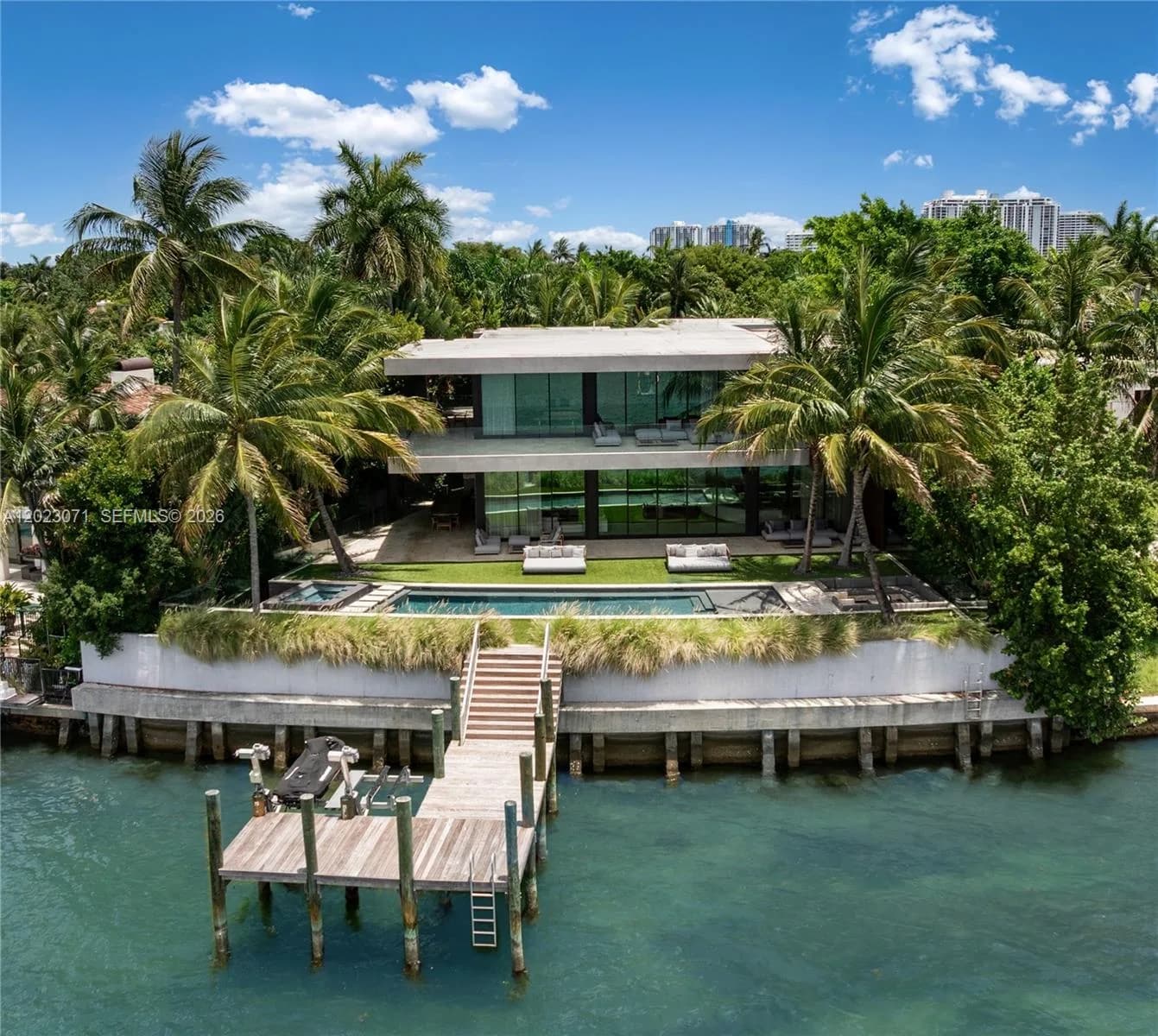 28 W Dilido Dr, Miami Beach, FL 33139
