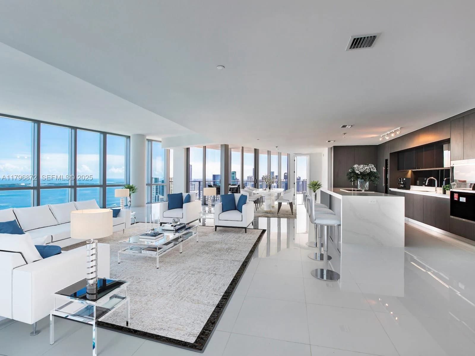 851 NE 1st Ave # PH5011, Miami, FL 33132