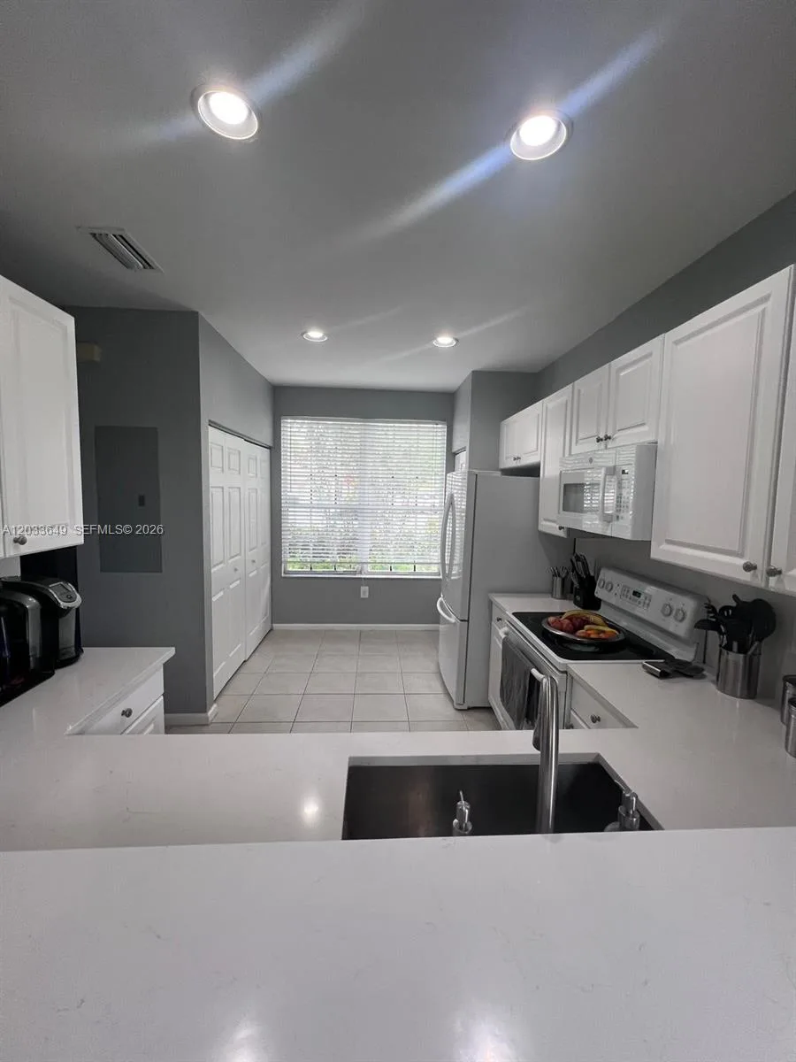 681 NW 42nd Ave, Plantation, FL 33317
