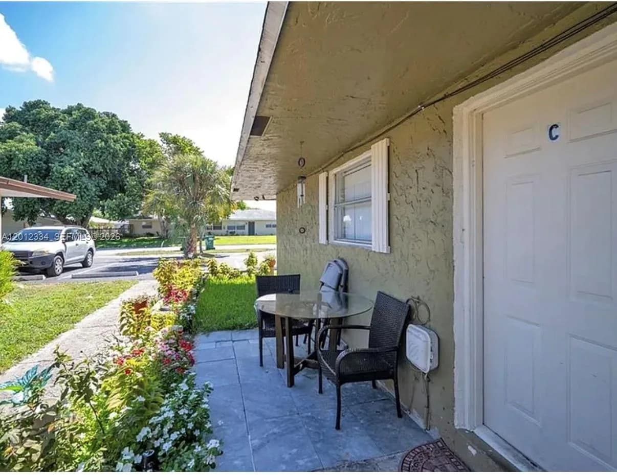 581 Kathy Ln # D, Margate, FL 33068