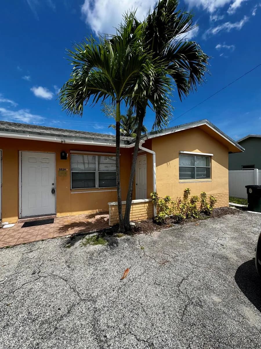 2824 N Dixie Highway, Boca Raton, FL 33431