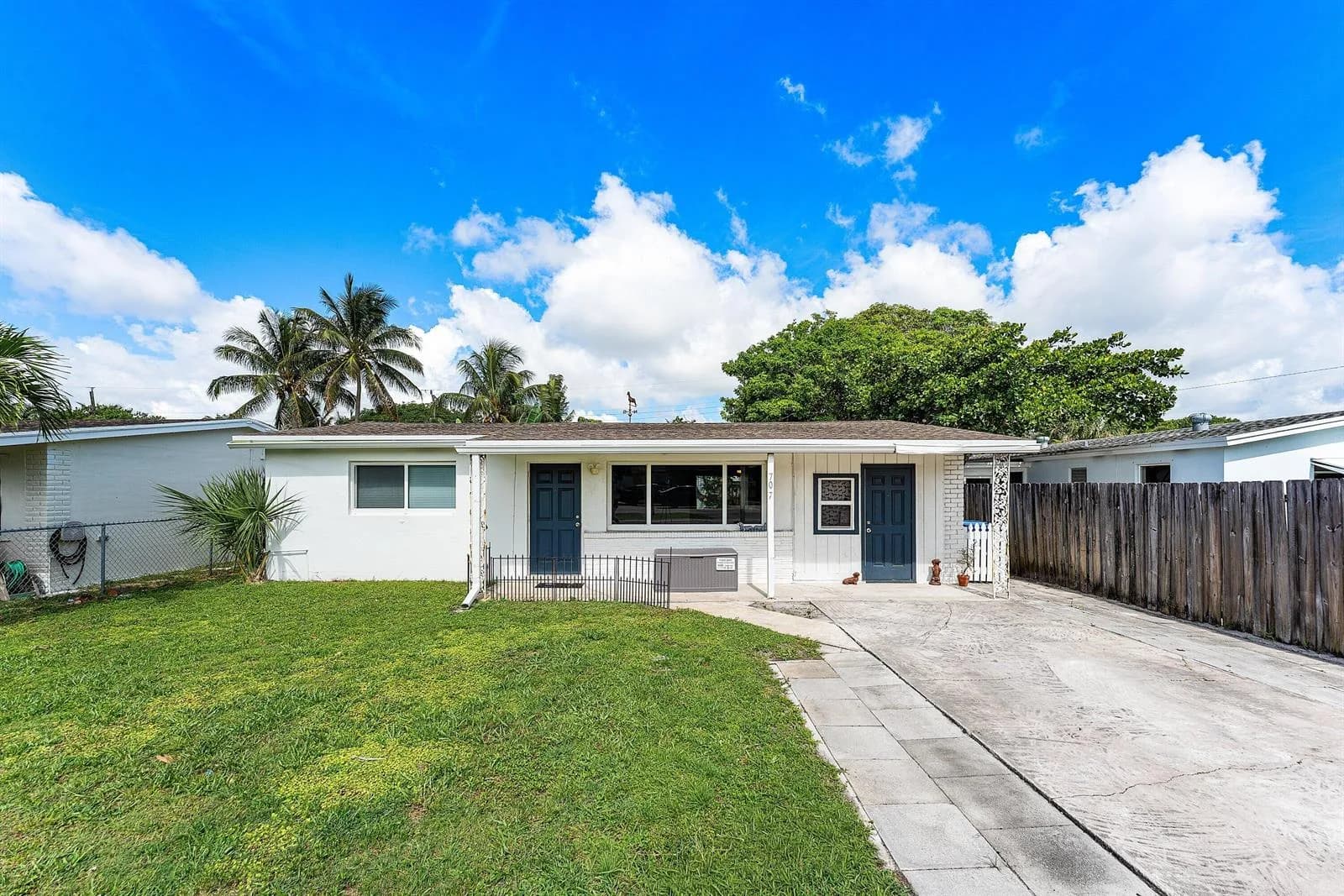 707 S Broadway, Lantana, FL 33462