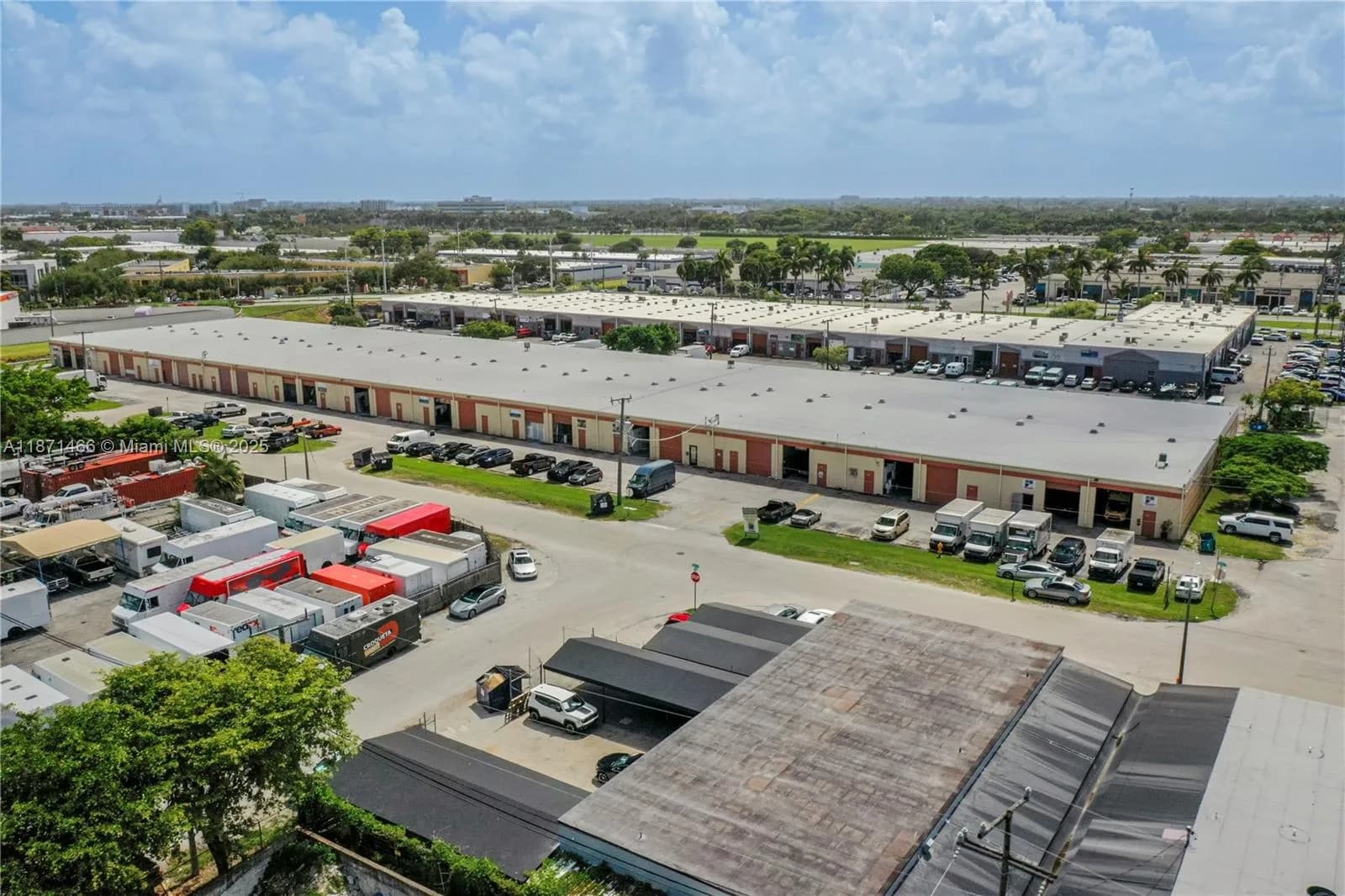 18625 SW 105 AV, Miami, FL 33157