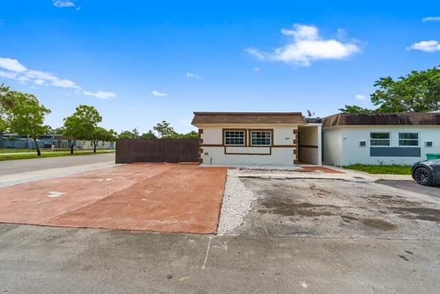 3930 NW 207 St Road, Miami Gardens, FL 33055