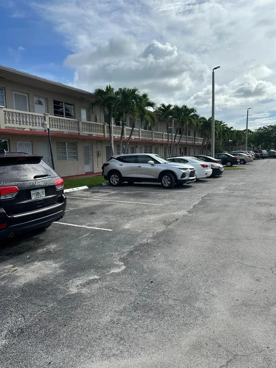20320 NE 2nd Ave # 27, Miami Gardens, FL 33179