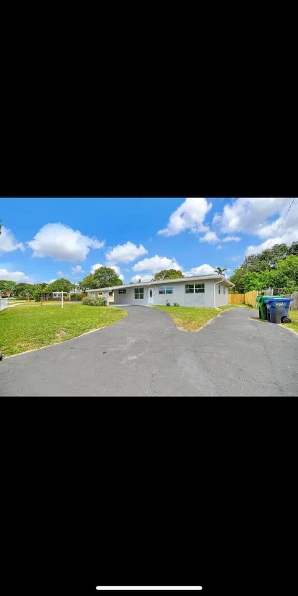 1112 NW 43rd Terrace, Lauderhill, FL 33313