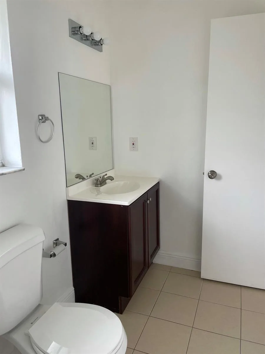 1990 SW 9th Street # 1-2, Fort Lauderdale, FL 33312