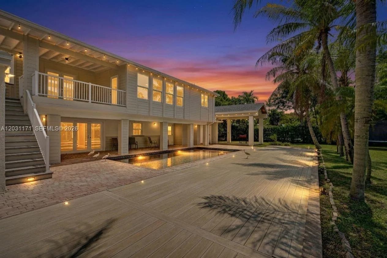 8320 SW 161st St, Palmetto Bay, FL 33157