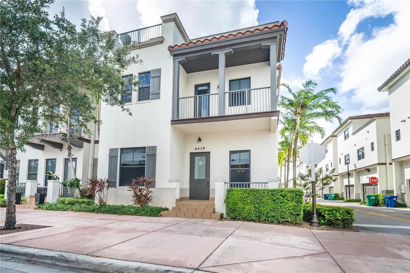 8478 NW 52nd St, Doral, FL 33166