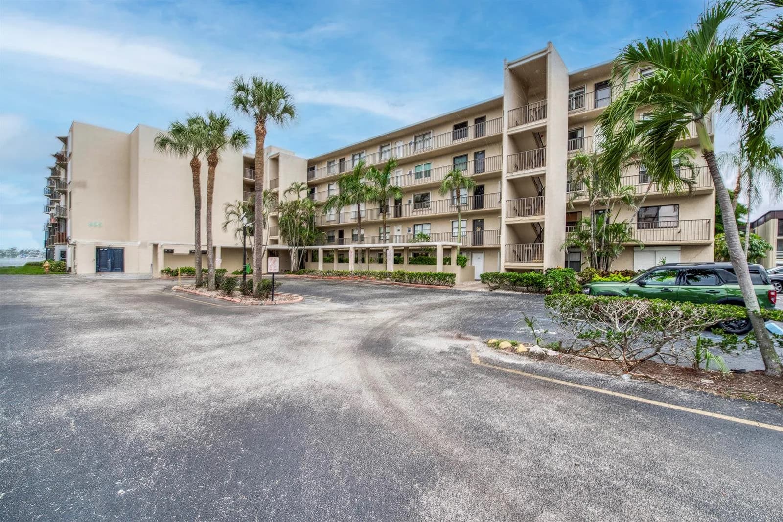 896 N Federal Highway # 128, Lantana, FL 33462