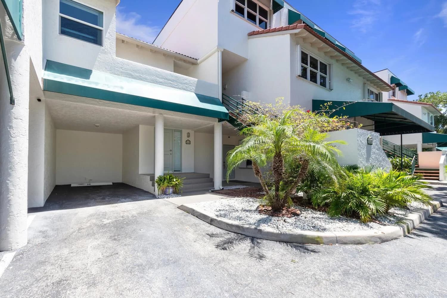 316 N Lake Drive, Lantana, FL 33462