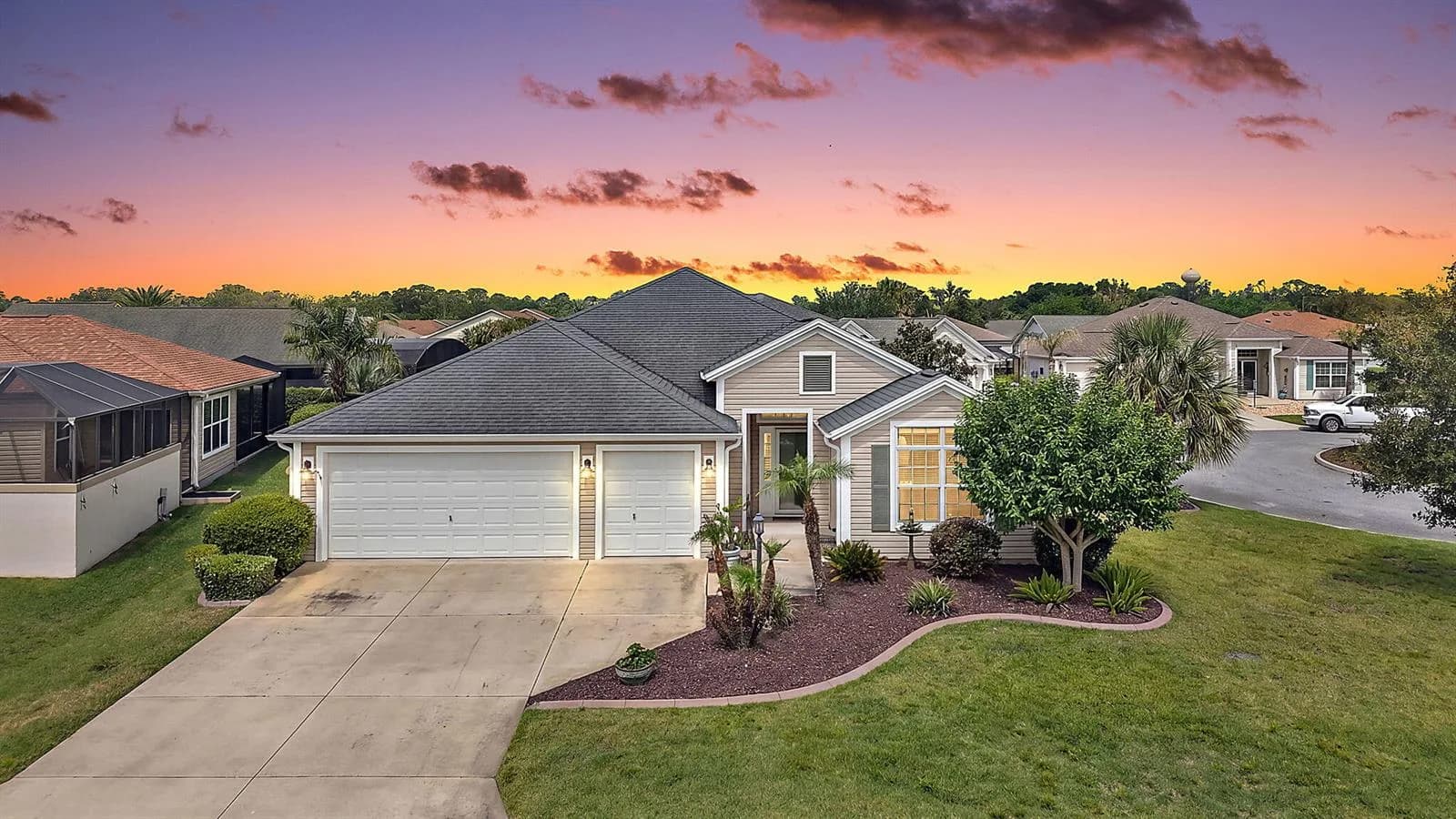 3746 New Moon Avenue, The Villages, FL 32163