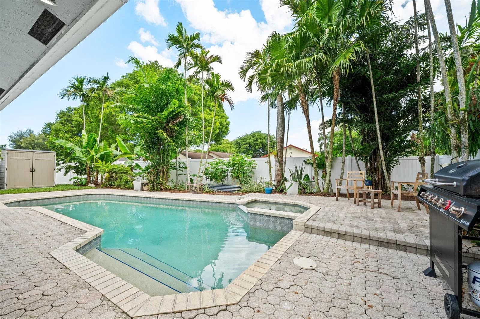 5591 SW 99th Avenue, Cooper City, FL 33328