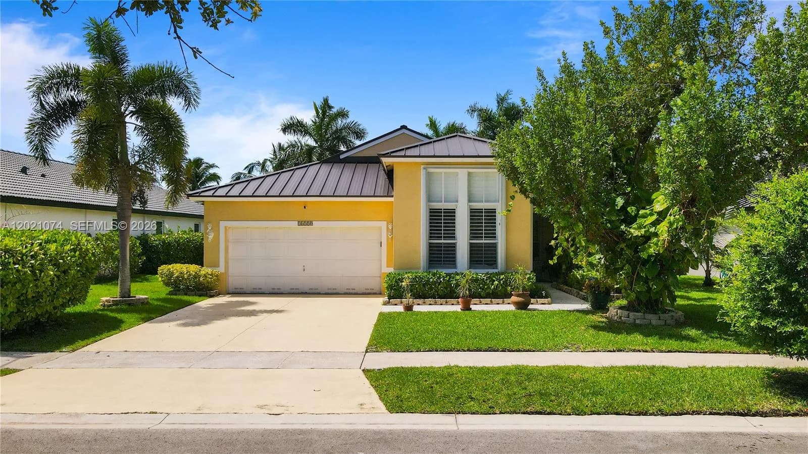 16350 SW 11th St, Pembroke Pines, FL 33027