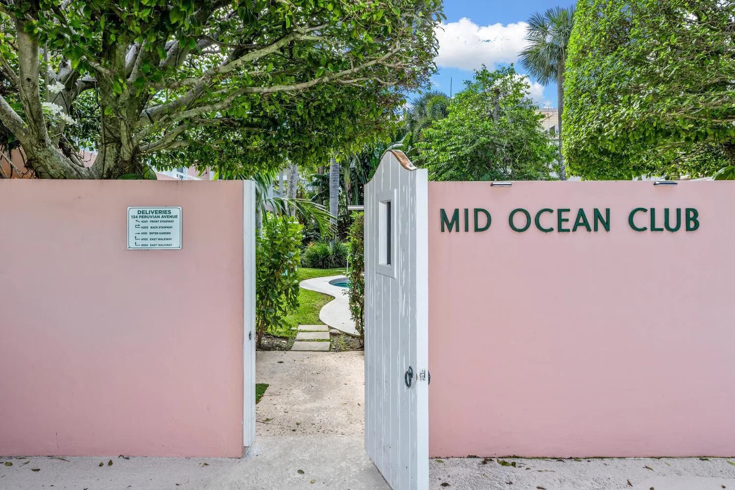 134 Peruvian Avenue # 104, Palm Beach, FL 33480