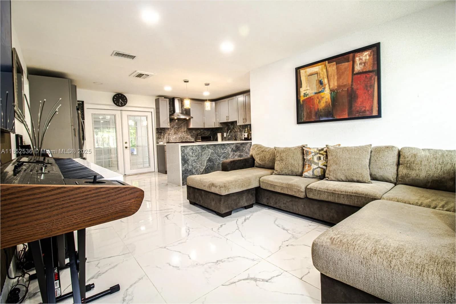 5601 SW 38th St, Davie, FL 33314