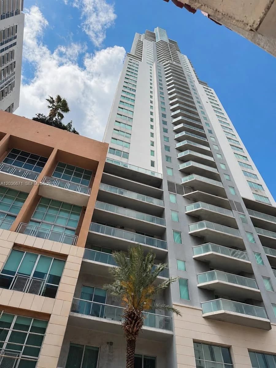 253 NE 2nd St # 3004, Miami, FL 33132