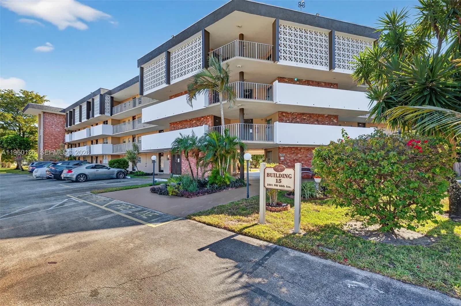 2901 NW 46th Ave # 306, Lauderdale Lakes, FL 33313