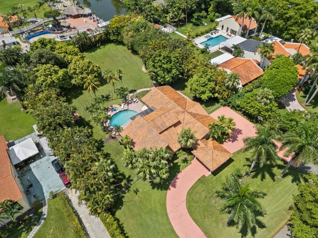 10010 NW 135th Street, Hialeah Gardens, FL 33018