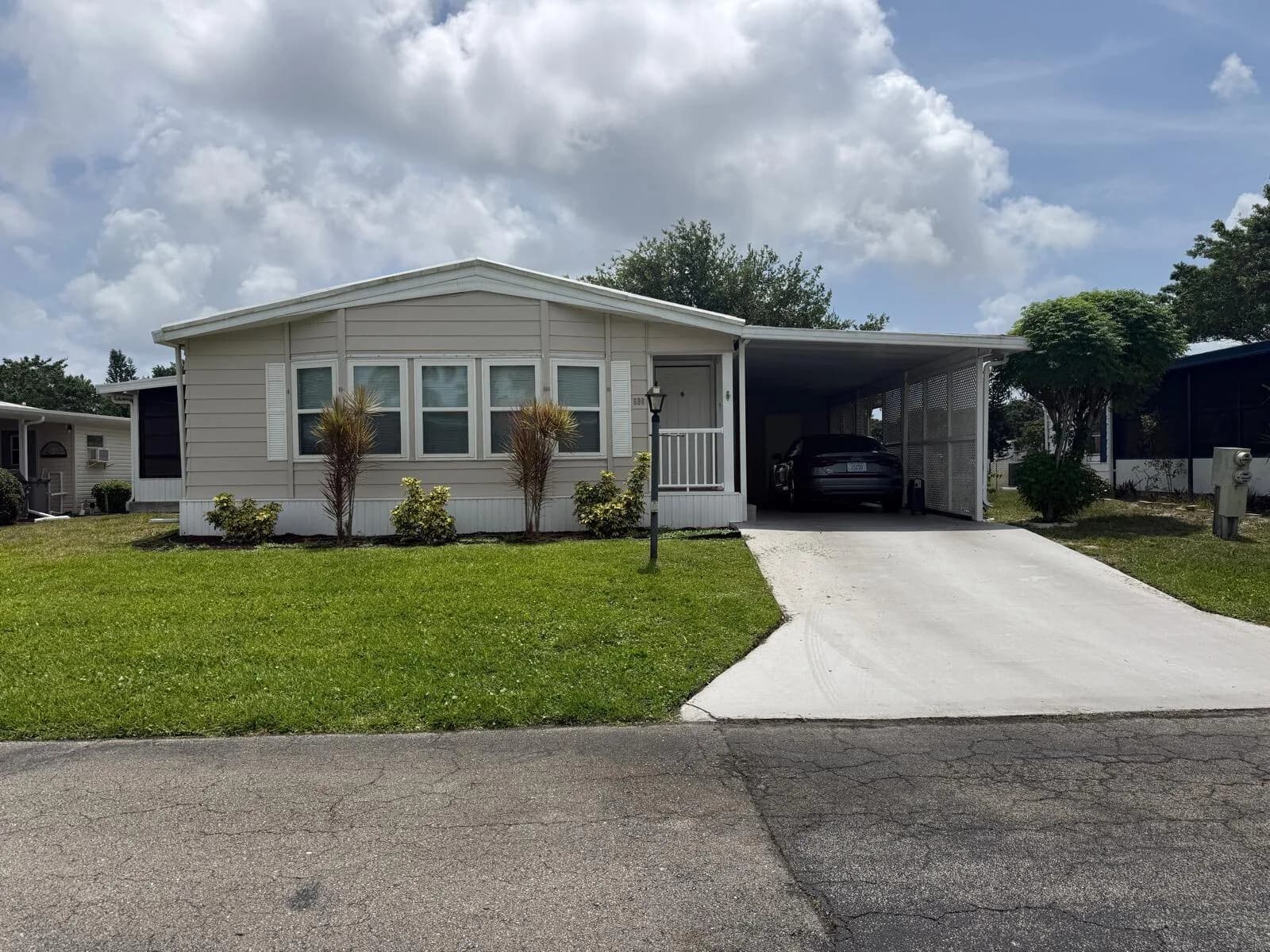 698 Sunny South Avenue, Boynton Beach, FL 33436