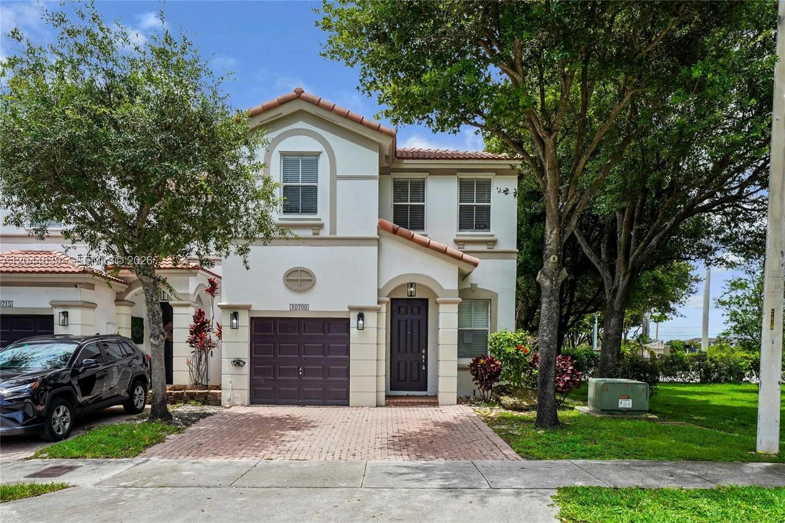 10709 NW 81st Ln, Doral, FL 33178