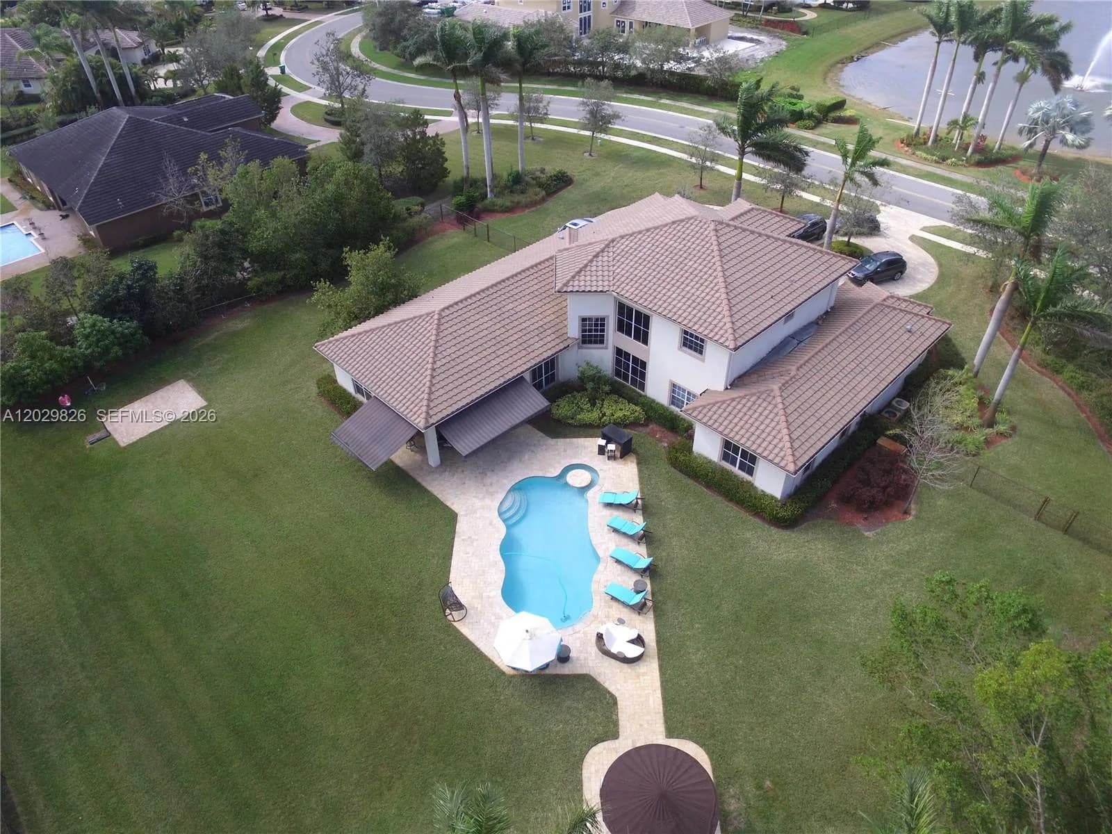 2750 E Jockey Cir E, Davie, FL 33330
