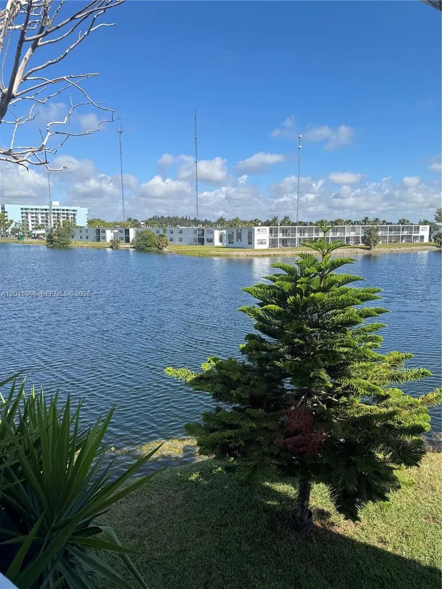 65 NE 202nd Ter # Q33, Miami Gardens, FL 33179