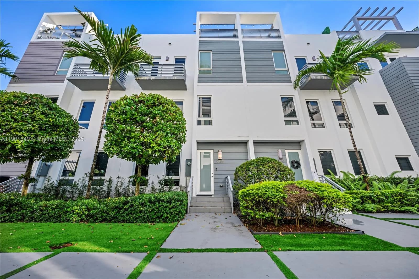 9153 NW 33rd St, Doral, FL 33172