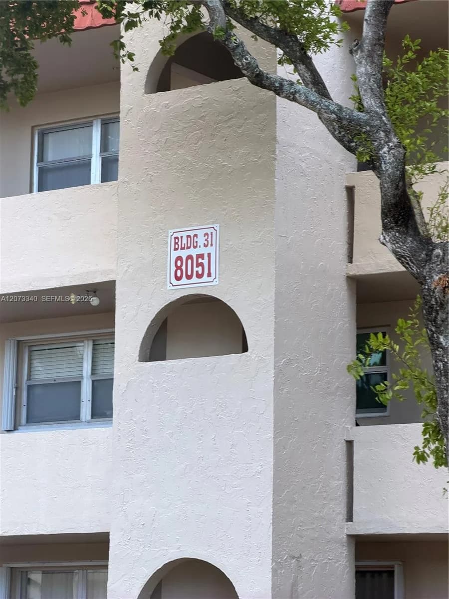 8051 N Sunrise Lakes Dr # 107, Sunrise, FL 33322